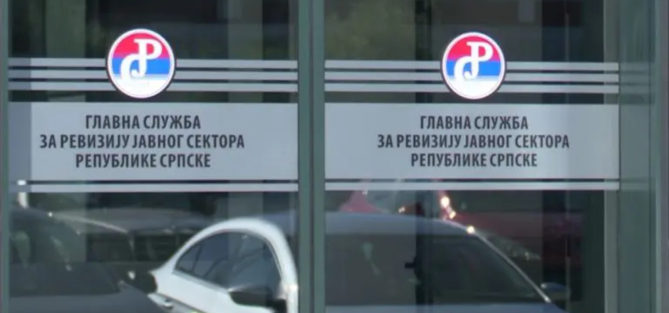 JOŠ 9 IZVJEŠTAJA GLAVNE SLUŽBE ZA REVIZIJU JAVNOG SEKTORA REPUBLIKE SRPSKE JOŠ 9 IZVJEŠTAJA GLAVNE SLUŽBE ZA REVIZIJU JAVNOG SEKTORA REPUBLIKE SRPSKE